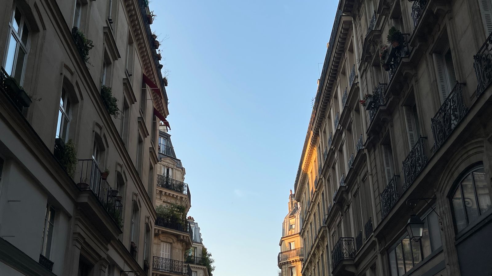 Immeuble en copropriete facade parisienne